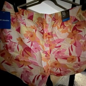 Columbia Women's Floral Shorts - Pink and Orange
